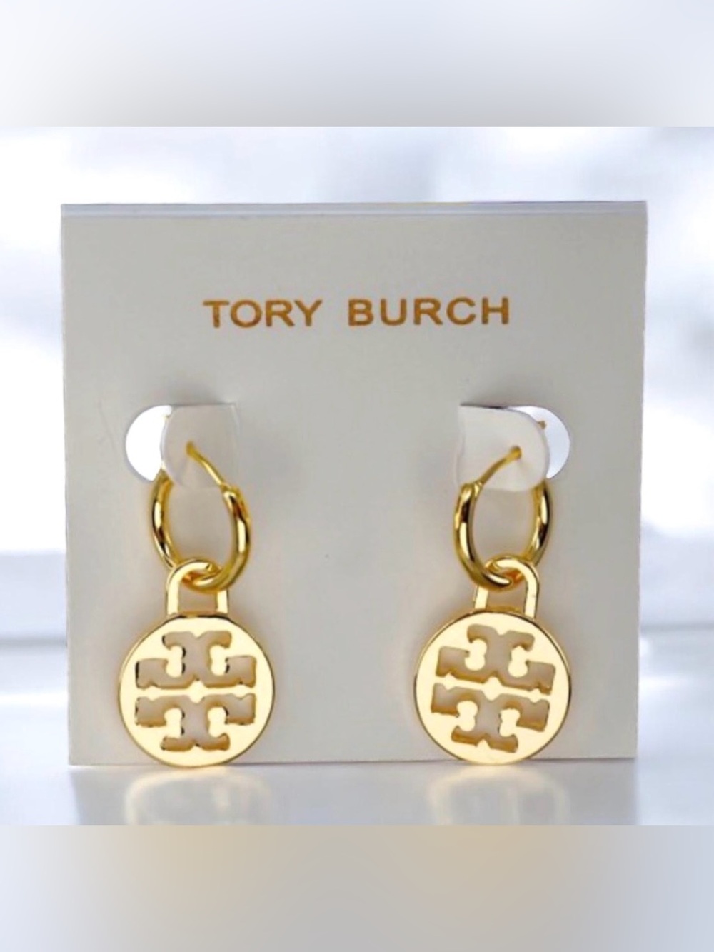 New Tory Burch Miller Huggie Dangle Logo Hoop Earrings in Gold on Earring Card